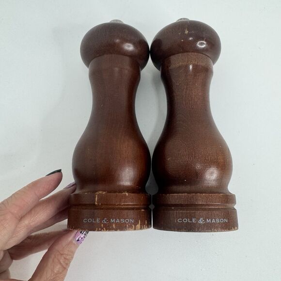 Cole And Mason England Wood Salt & Pepper Grinder Set Shaker - Picture 1 of 7